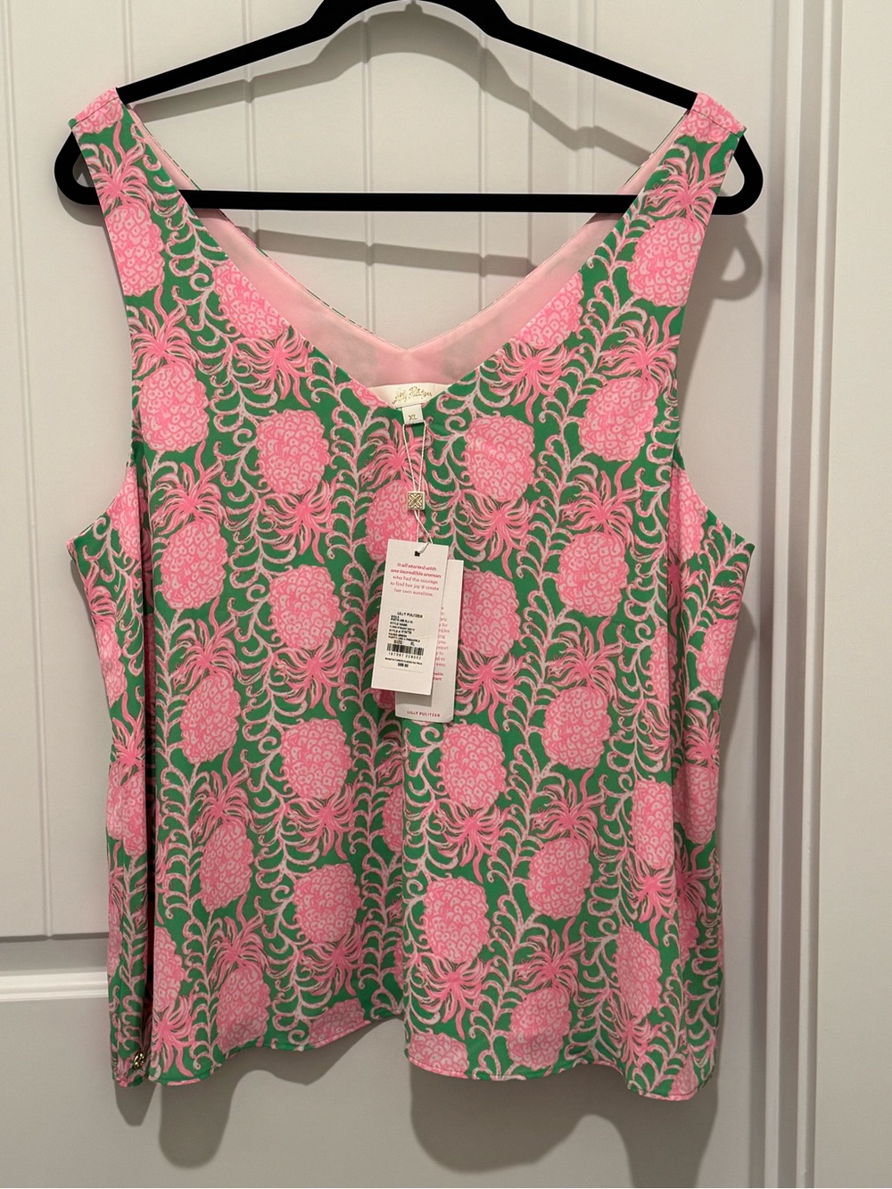 NWT Lilly Pulitzer XL Florin Straight Hem “Party Like A Pineapple” ✨💲88
